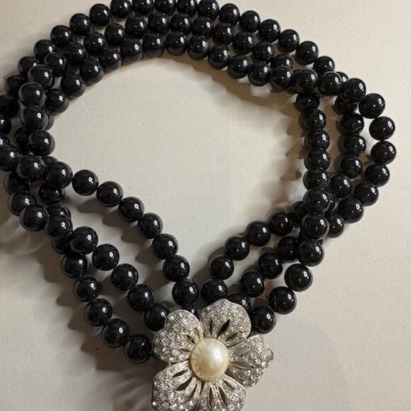 Elegant Designer Inspired Black Beaded Necklace with Floral Clasp - Picture 1 of 2